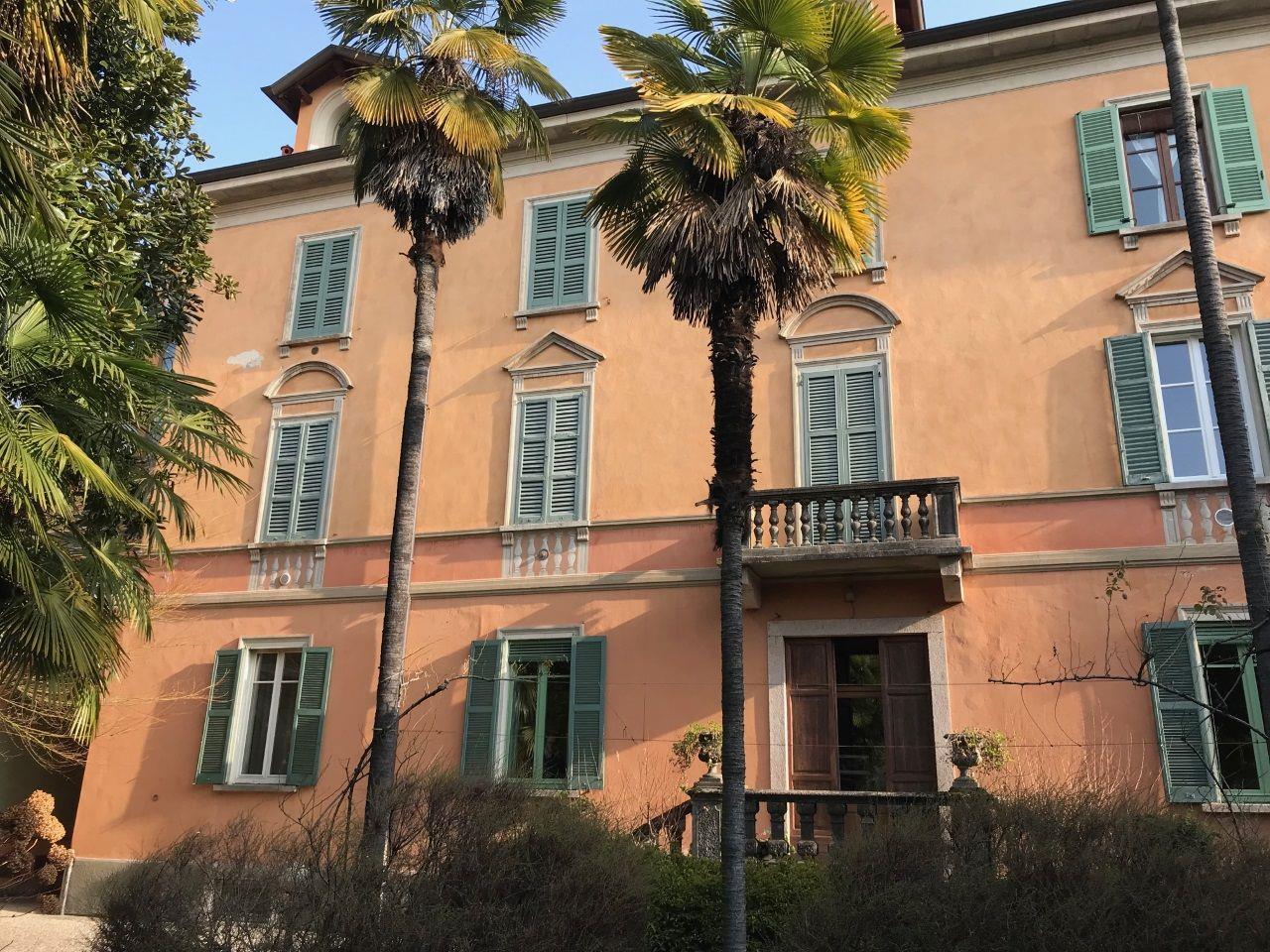 Четырехкомнатная квартира в Вербании, в центре, с садом, AA.3133