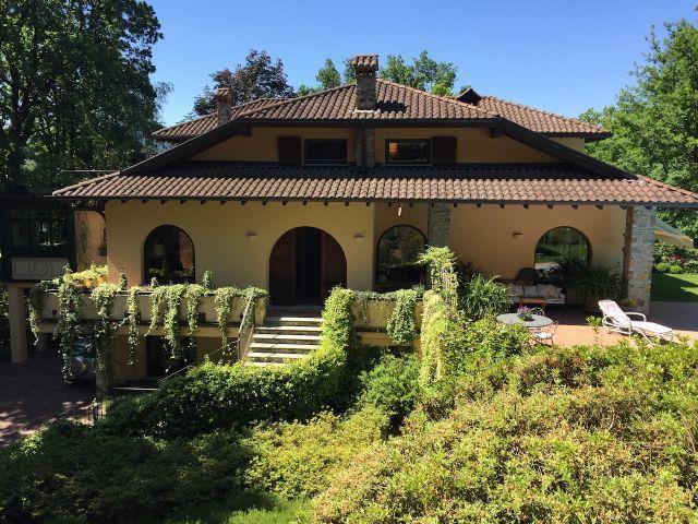 Вилла между Лавено и Луино, 620 кв.м., LH.0445 