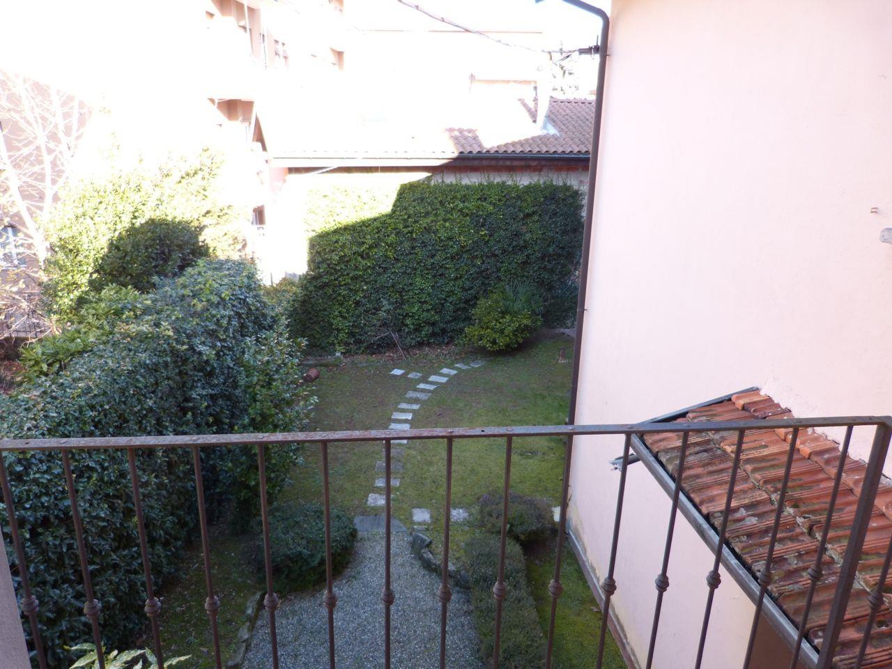 Дом в Интра, Вербания, с садом и гаражом, V.1245