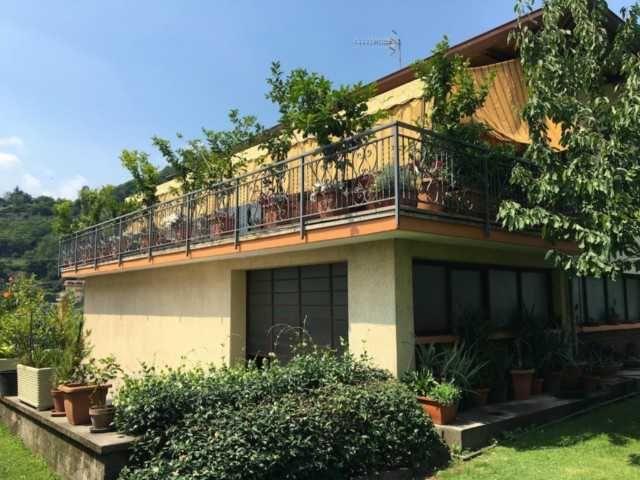 Дом в Вербании с садом и гаражом, 2 этажа, подвал, V.1079