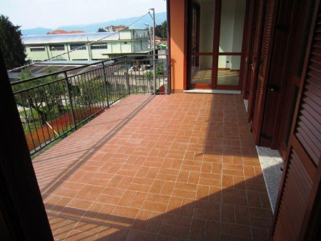 Новые апартаменты в Вербании в доме с лифтом и террасой, AA.1557