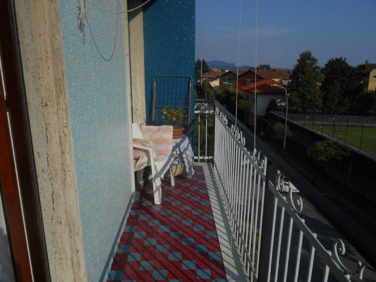 Трехкомнатная квартира в Вербании с балконом и гаражом, AA.2660