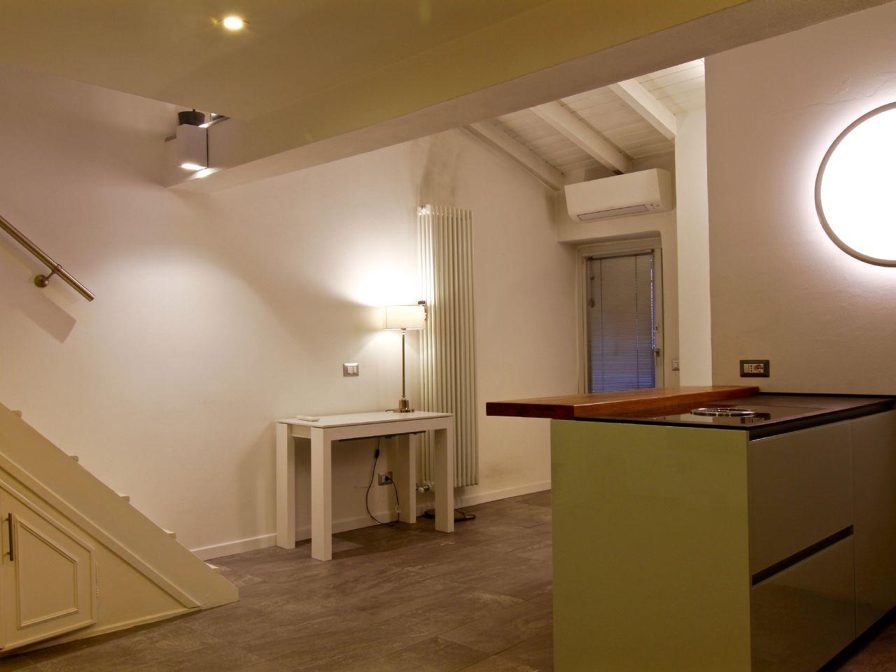 Двухкомнатная квартира в центре Интра, Вербания, AA.3109