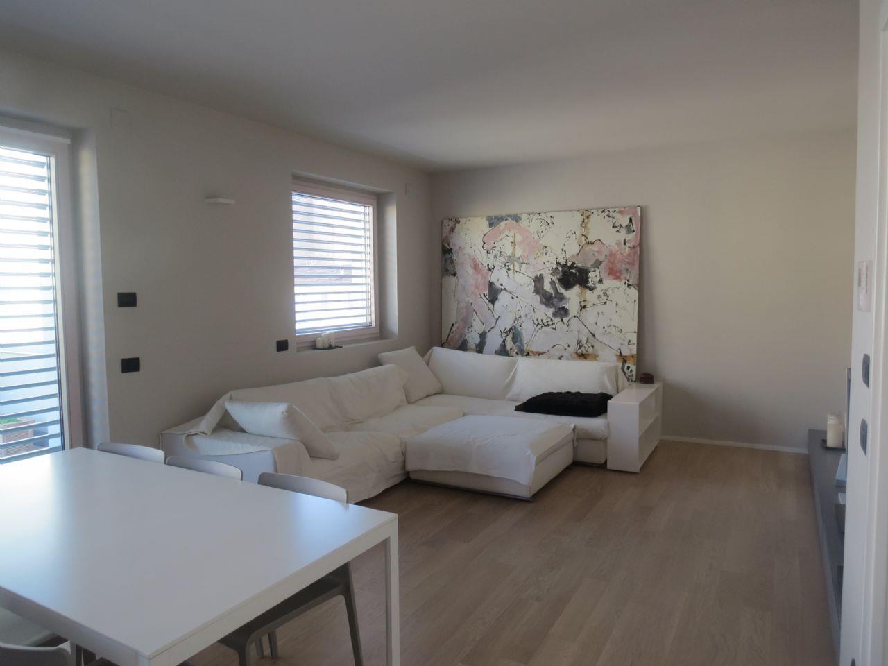 Новые апартаменты в Вербании в доме с лифтом и террасой, AA.2595