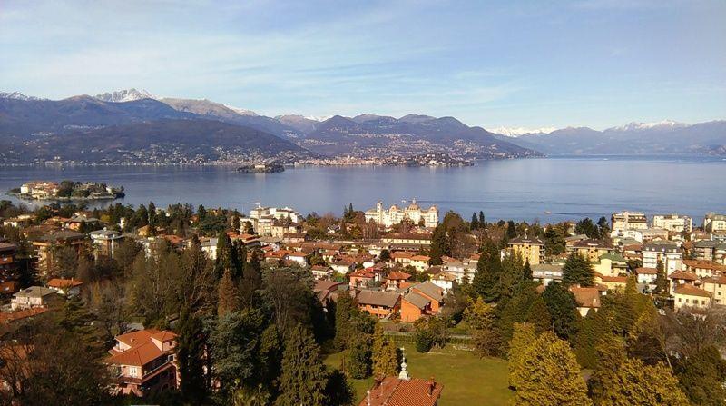 Апартаменты в Стрезе с видом на озеро Маджоре, террасой и гаражом, AA.2663