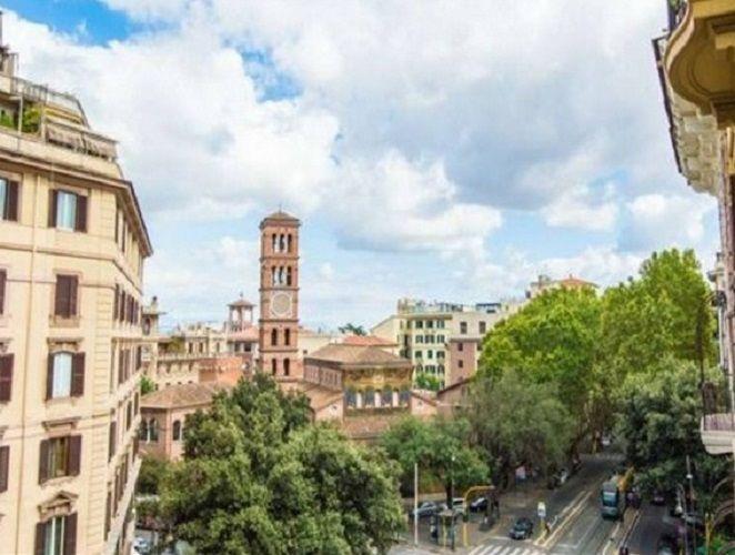 Квартира в Риме с высокими потолками, кабинет, 3 спальни, 2 ванные, R.013