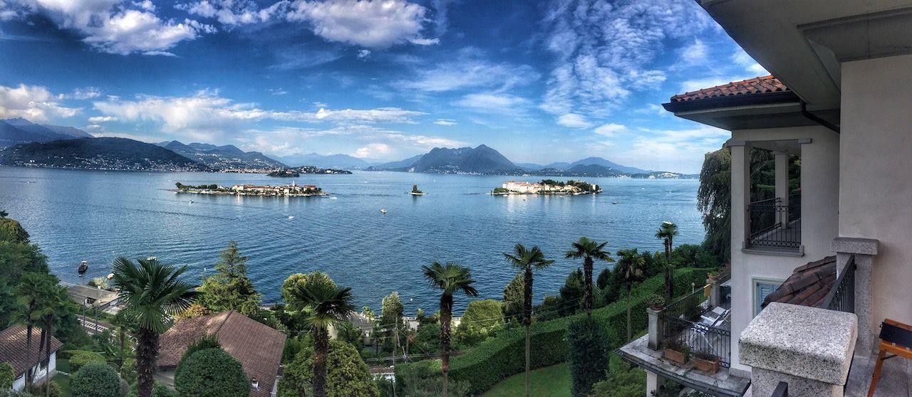 Апартаменты в Бавено с видом на озеро, террасой и гаражом AA.2713