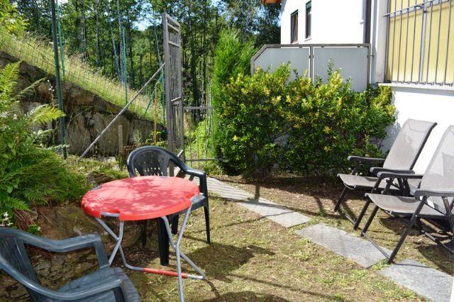 Трехкомнатная квартира в Стрезе с видом на озеро Маджоре, гаражом и садом, AA.2017