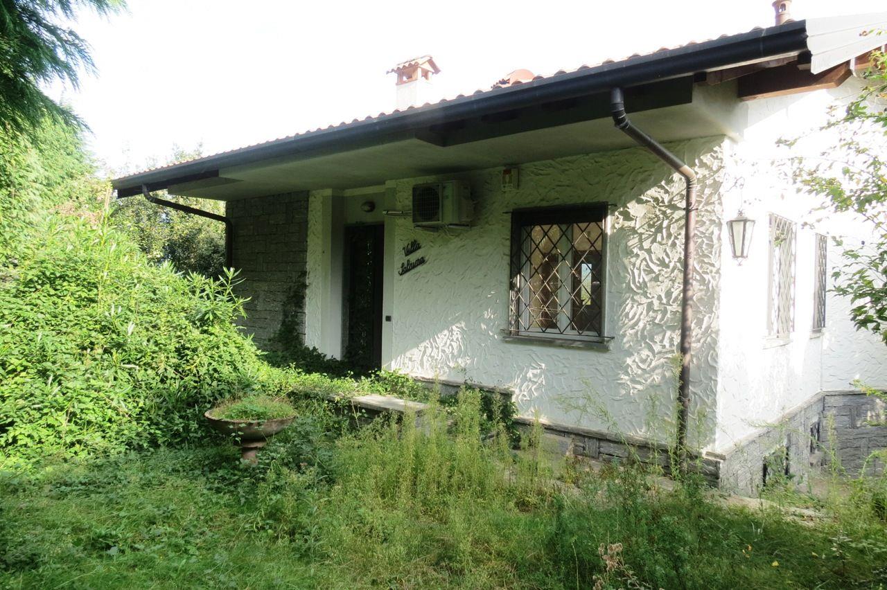 Дом с видом на озеро в Кампино с садом и гаражом, V.1294