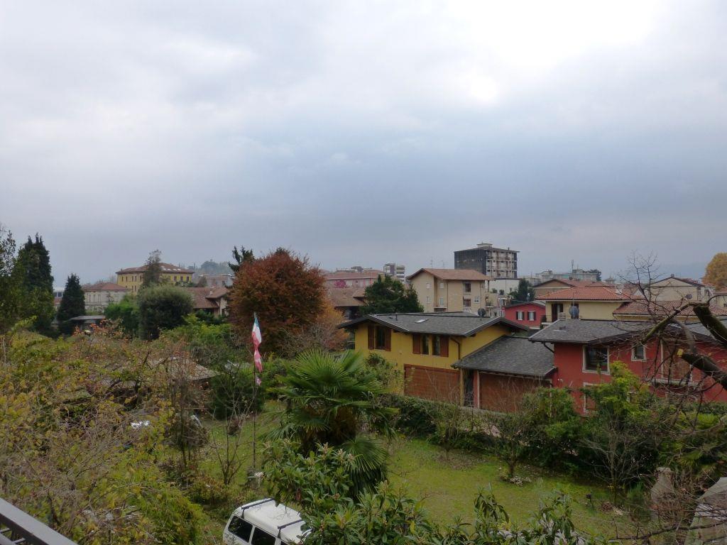 Трехкомнатные апартаменты в Вербании с балконом, AA.2549