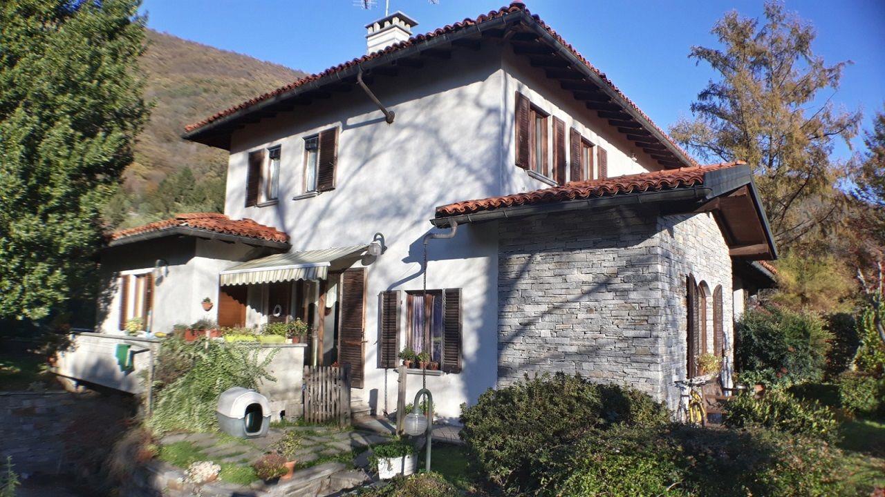 Дом в Браккьо с садом и гаражом на озере Мергоццо, V.0129