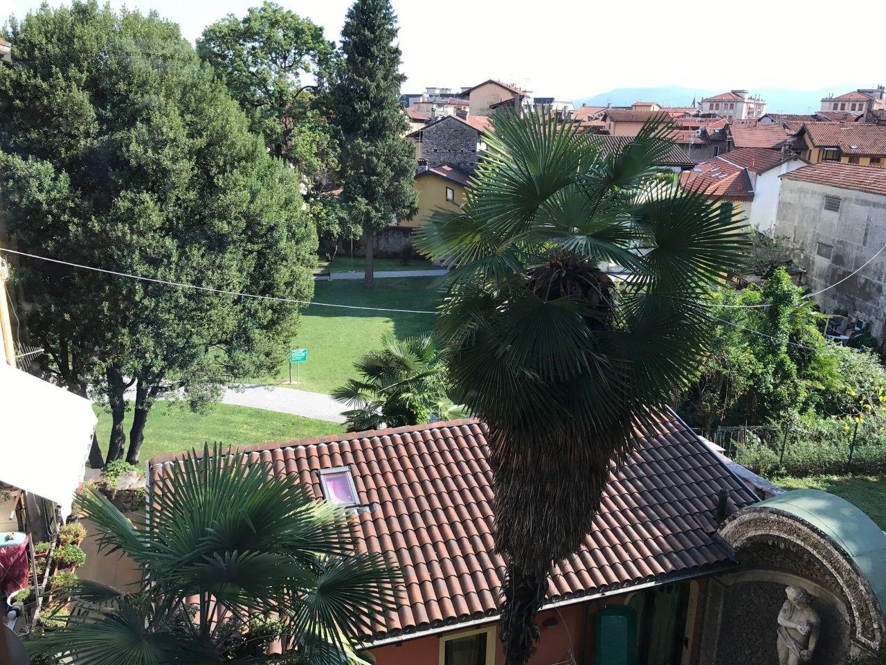 Четырехкомнатные апартаменты в Вербании с террасой и гаражом, AA.2716