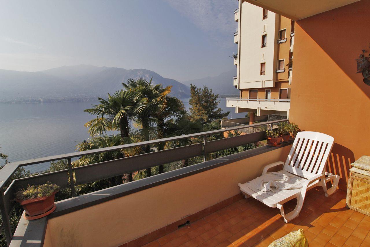 Апартаменты в Суна, Вербания, в доме с лифтом, с видом на озеро и террасой, AA.1580