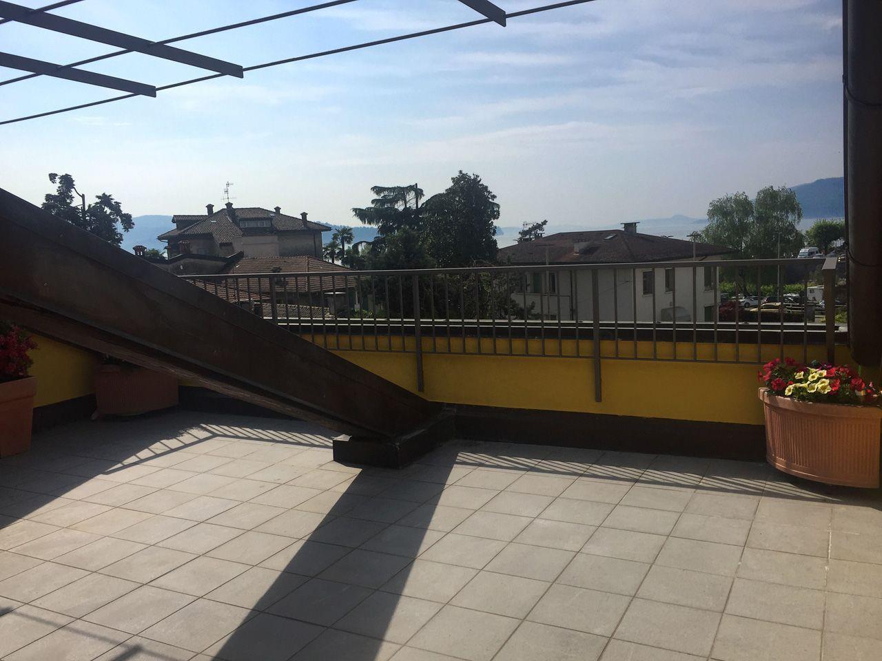 Квартира в Вербании с видом на озеро Маджоре, террасой и гаражом, AA.2635