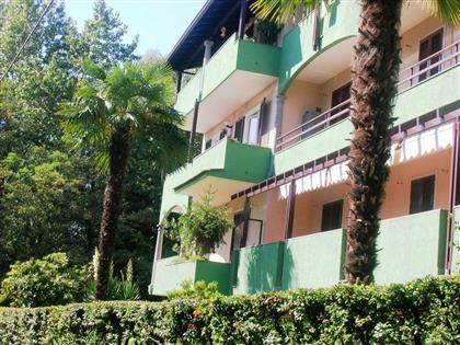 Апартаменты в Гиффе на продажу, 3 спальни, 2 санузла, балкон.