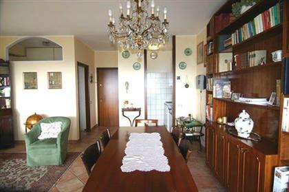 Квартира в регионе Озеро Маджоре (Lago Maggiore), Италия за  180 000 евро