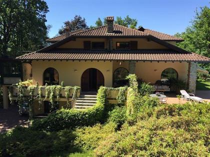 Дом в регионе Озеро Маджоре (Lago Maggiore), Италия за 1 890 000 евро