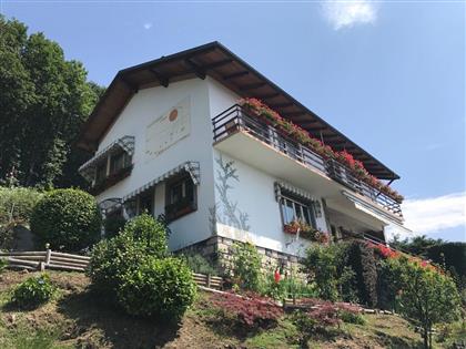 Дом в Премено с видом на озеро Маджоре, 2 этажа, на продажу с садом и гаражом.