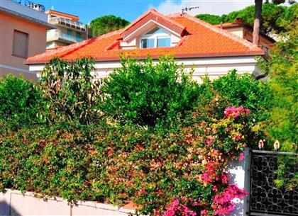 Дом в регионе Сан-Ремо (Sanremo), Италия за  400 000 евро