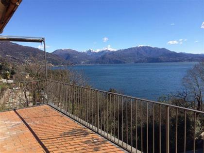 Квартира в регионе Озеро Маджоре (Lago Maggiore), Италия за  295 000 евро