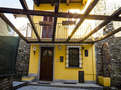 Дом на продажу в Сан-Бернардино Вербано, с садом и гаражом