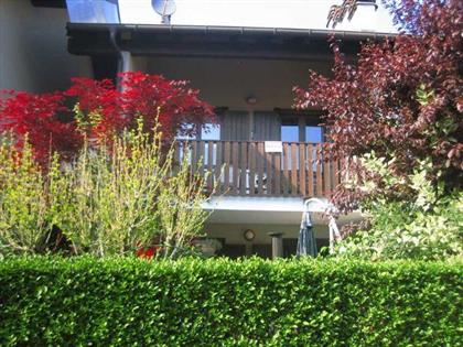 Двухэтажная квартира в Премено на продажу с балконом и гаражом.