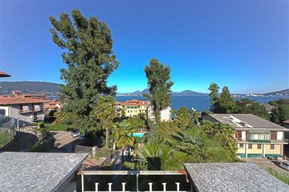 Квартира в Бавено на первом этаже на продажу, 2 спальни, кухня.