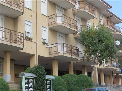 Квартира в Альто Верганте с видом на озеро Маджоре с балконом и гаражом, AA.2317